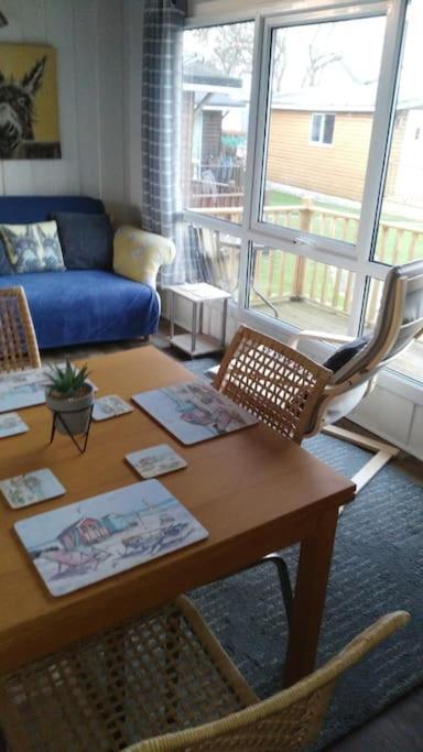 No 27 A Dog Friendly Rural Coastal Chalet Villa Seaton Exteriör bild